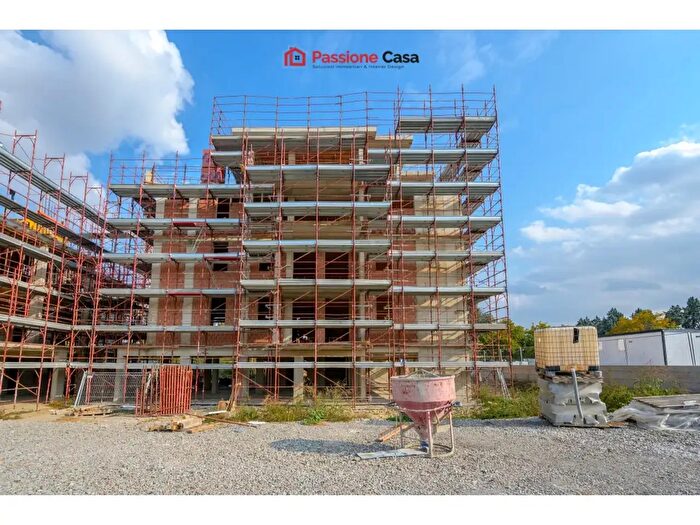 Appartamento quadrilocale in vendita in Strada Manara, Parma