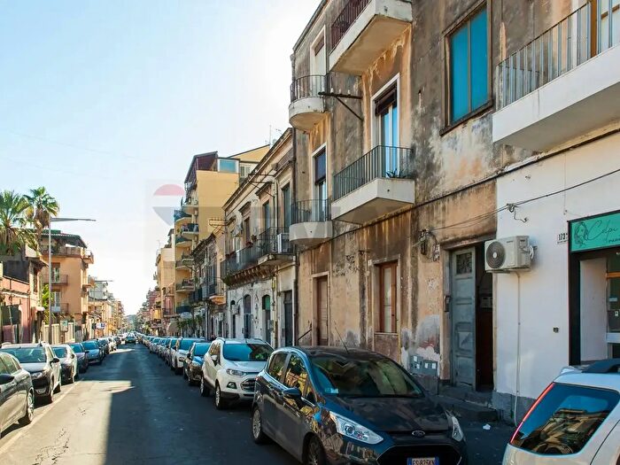 Appartamento con 5 locali in vendita in Via Duca degli Abruzzi, Catania