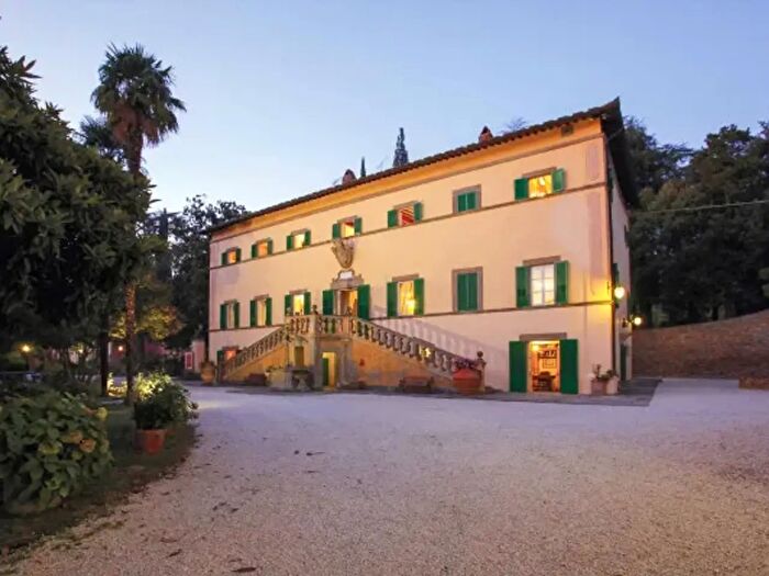 Casa con 6 locali in vendita in Nucleo Abitato Metelliano, Cortona