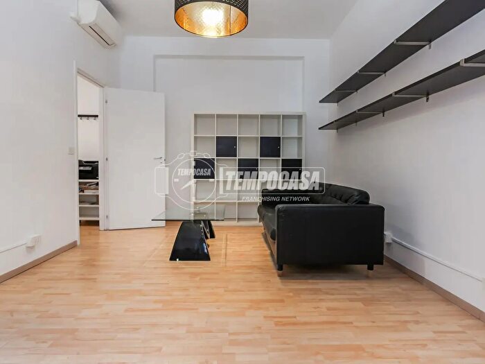 Appartamento con 5 locali in affitto in Via Alserio, Milano
