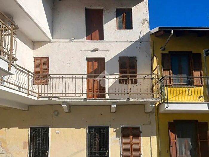 Casa quadrilocale in vendita in Via Italia, Alice Castello