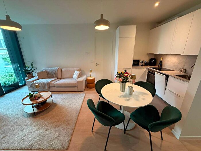 Appartamento trilocale in affitto in Via Garofalo, Città Studi, Milano