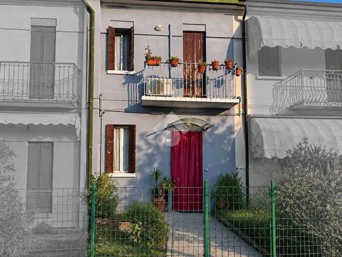Casa trilocale in vendita in Via Giuseppe Verdi, Arcade