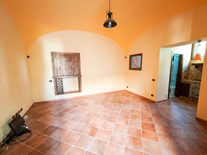 Appartamento trilocale in affitto in Via Cappella, Centro, Bacoli
