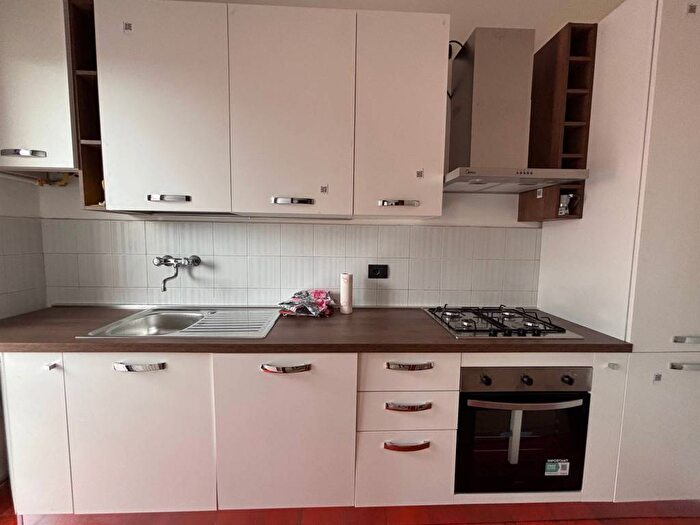 Appartamento bilocale in affitto in Via Venezia, Flora, Legnano