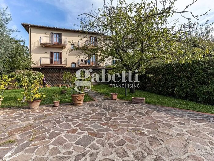 Appartamento con 11 locali in vendita in Via Antonio Gramsci, San Casciano In Val Di Pesa