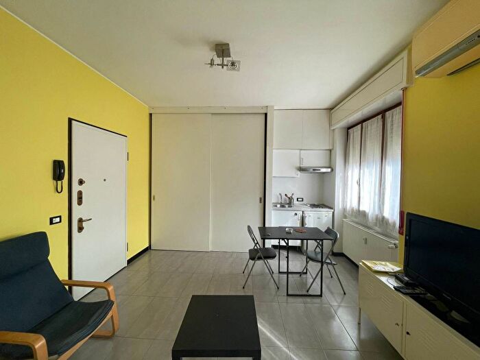 Appartamento monolocale in affitto in Farini, Milano