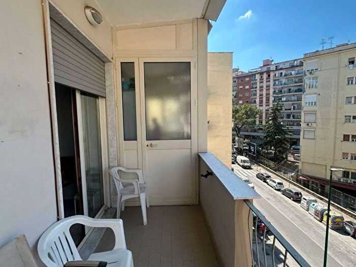 Appartamento trilocale in affitto in via BENEDETTO CARITEO, Fuorigrotta, Napoli