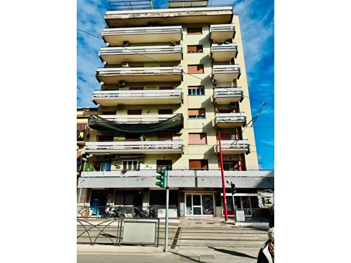 Appartamento quadrilocale in vendita in Corso dei Mille, Palermo