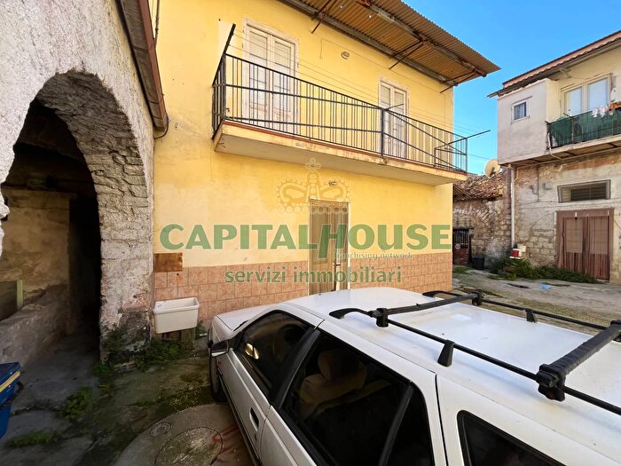 Appartamento trilocale in vendita in Curti