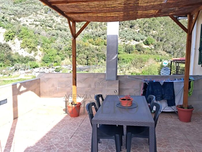 Appartamento trilocale in vendita in Salita al Forno, Ventimiglia
