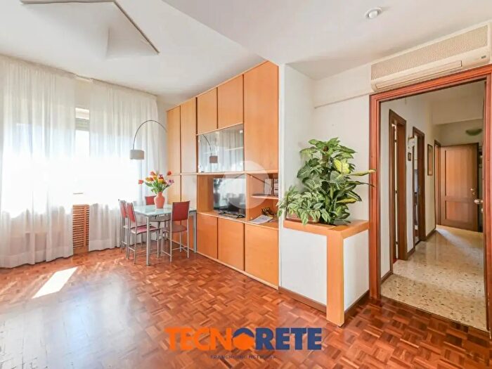 Appartamento trilocale in vendita in Via Paolo Bentivoglio, La Spezia