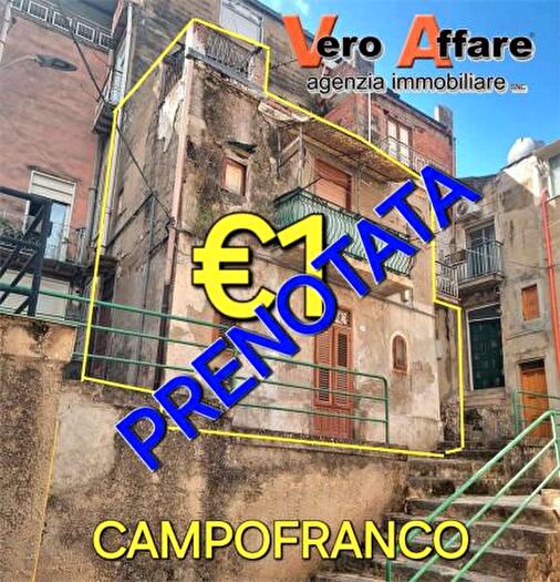 Casa con 6 locali in vendita in Via Umberto, Campofranco
