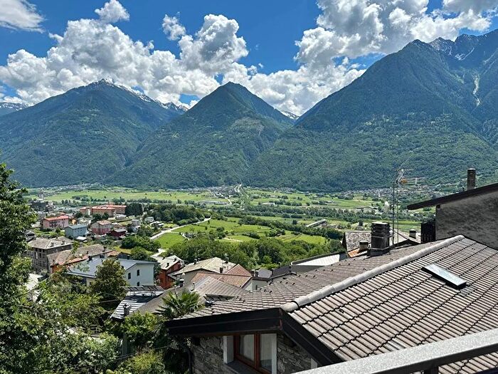 Appartamento trilocale in vendita in Via Latteria, Berbenno Di Valtellina