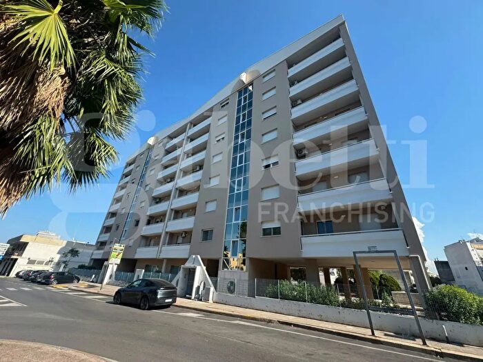 Appartamento trilocale in vendita in Via Generale Planelli, Bitonto