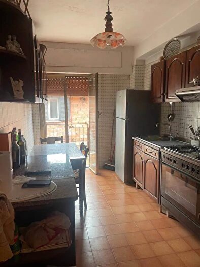 Appartamento trilocale in vendita in Via Civitacampomarano, Roma