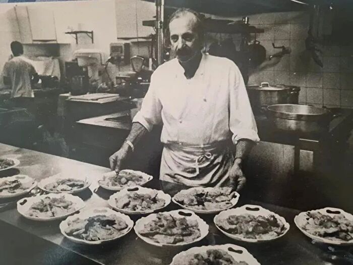 Casa con 15 locali in vendita in Albaretto Della Torre