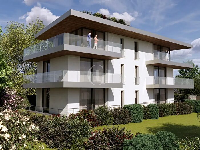 Appartamento quadrilocale in vendita in Desenzano Del Garda