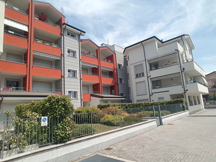 Appartamento monolocale in affitto in Corso Italia, Centro, Caronno Pertusella
