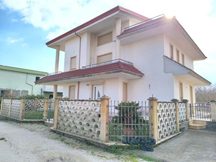 Casa con 6 locali in vendita in Via Saccaccio, Nola