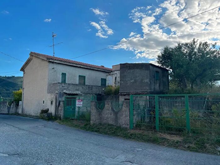 Casa con 5 locali in vendita in Via Cristoforo Colombo, San Nicola Arcella