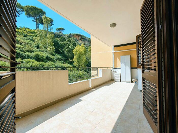 Appartamento trilocale in affitto in Strada Panoramica dello Stretto, Litoranea Panoramica, Messina