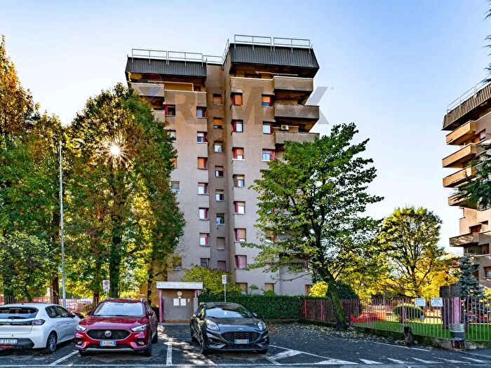 Appartamento trilocale in affitto in Garbagnate Milanese