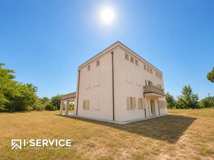 Casa con 10 locali in vendita in Via Sorrivoli, Cesena