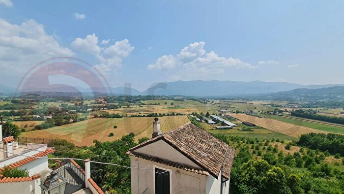 Appartamento con 8 locali in vendita in Via Elvino, Alvito