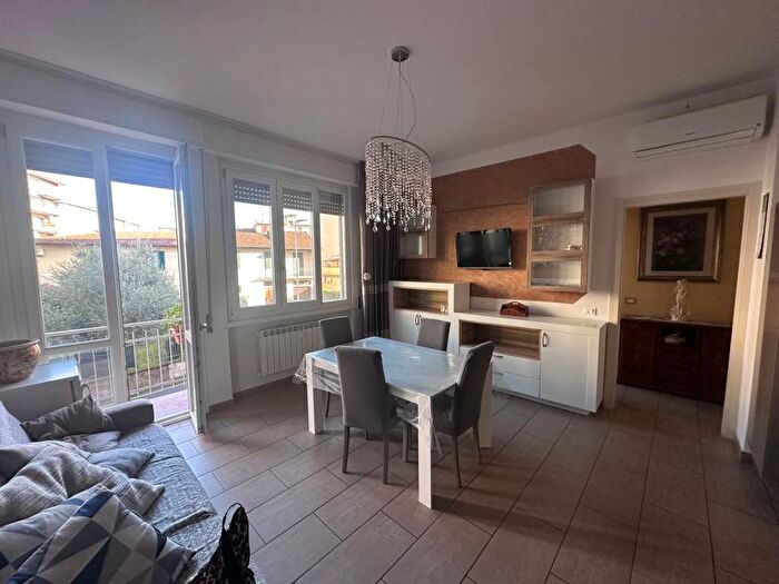 Appartamento trilocale in affitto in Via del Palazzo dei Diavoli, Isolotto Talenti, Firenze