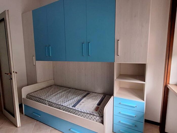 Appartamento trilocale in affitto in Viale Angelo Filippetti, Quadronno Crocetta, Milano