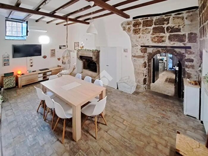 Appartamento quadrilocale in vendita in Via della Fontanella, Fabrica Di Roma