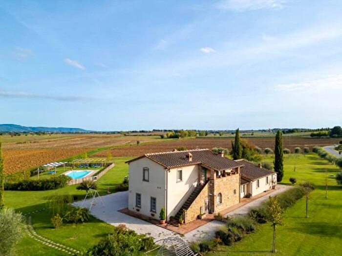 Casa con 6 locali in vendita in Fratticciola, Cortona