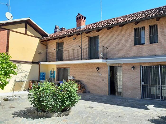 Casa quadrilocale in vendita in Via Fratelli Vercelli Carmagnola, Carmagnola