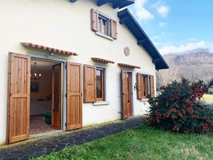 Casa con 5 locali in vendita in Frazione Celle, Dicomano