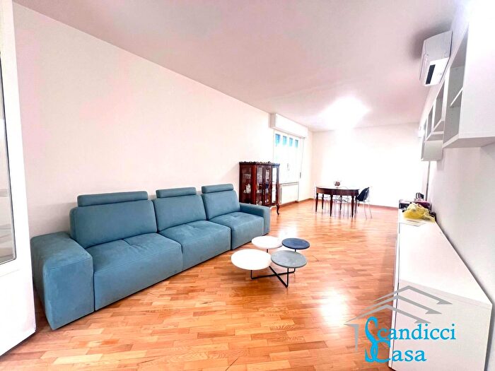 Appartamento con 5 locali in affitto in Via Ciro Menotti, Firenze