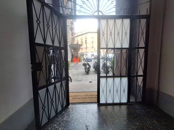 Appartamento bilocale in affitto in Piazza Principe Umberto, Tribunali, Napoli