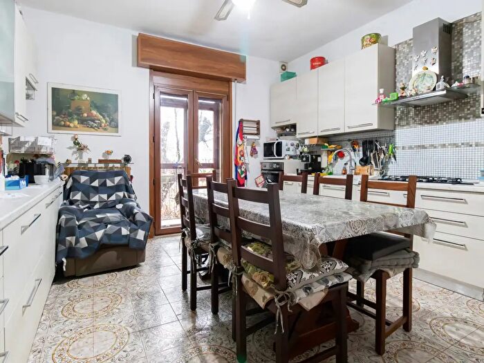 Casa con 9 locali in vendita in Via Dolce Colle, Gabicce Mare