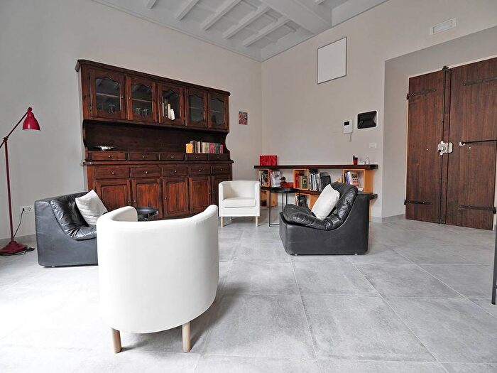 Appartamento con 5 locali in affitto in Duomo Fontana Luminosa, LAquila