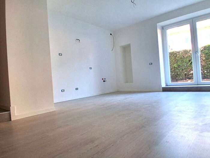 Appartamento trilocale in affitto in Via Monsignor Signori, Centro, Albino