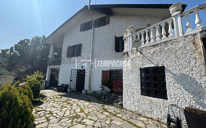 Casa con 5 locali in vendita in Via Valle della Quiete, San Mauro Torinese