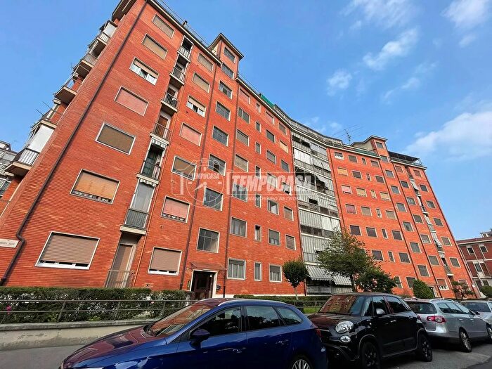 Appartamento quadrilocale in vendita in Via Andrea Paris, Torino