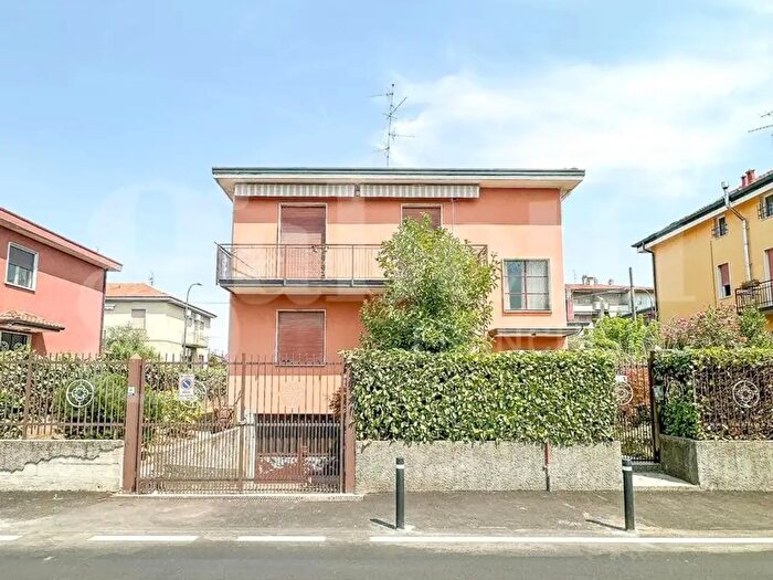 Casa in vendita in Via Venino, Cologno Monzese
