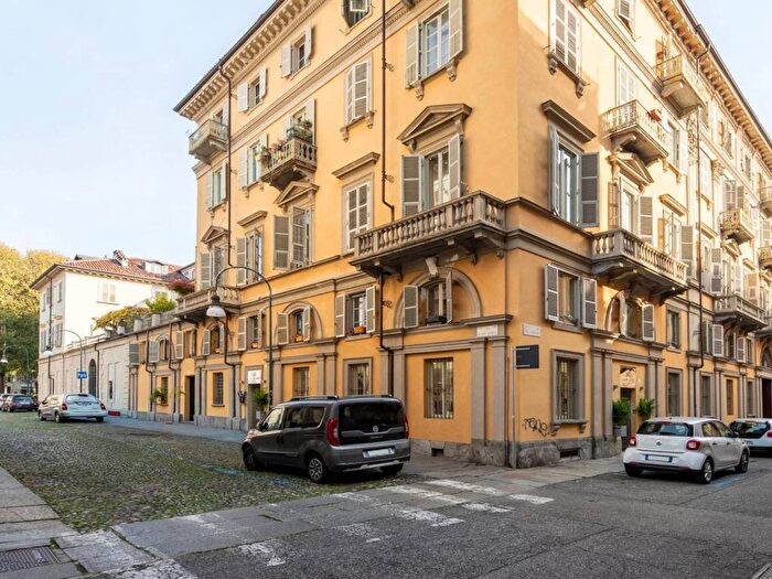 Appartamento con 5 locali in affitto in Via Cavour, Via della Rocca, Torino