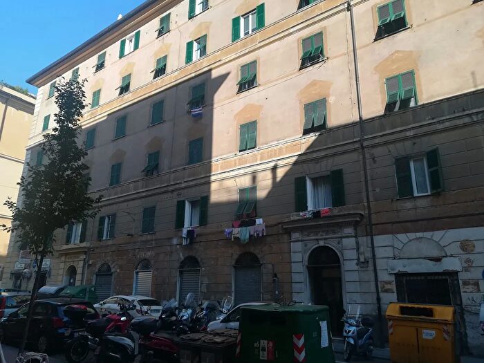 Appartamento quadrilocale in vendita in Via del Lagaccio, Genova