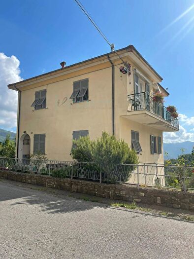 Casa quadrilocale in vendita in Via Ville San Pietro, Borgomaro