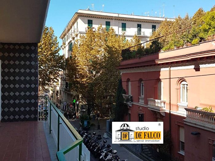 Appartamento bilocale in affitto in Via Francesco Solimena, Vomero, Napoli