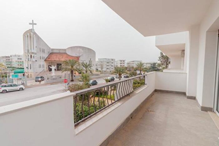 Appartamento trilocale in vendita in Viale Pietra Maura, Lesina