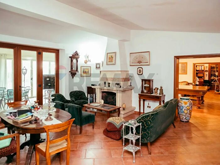 Casa con 6 locali in vendita in Via di Santa Maria di Galeria, Roma