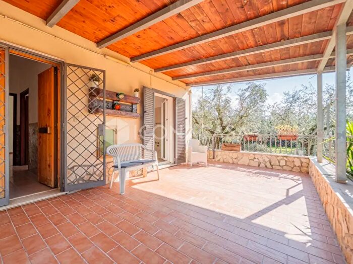 Appartamento trilocale in vendita in Via della Torre dellAcqua Sotterra, Ciampino